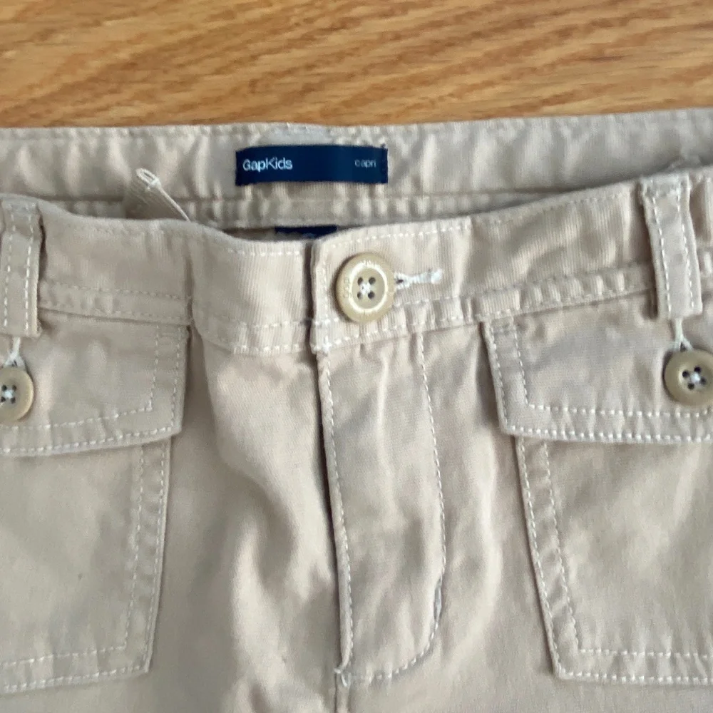 GapKids Khaki Crops + Graphic Short-Sleeve Tee XXL (14-16)
